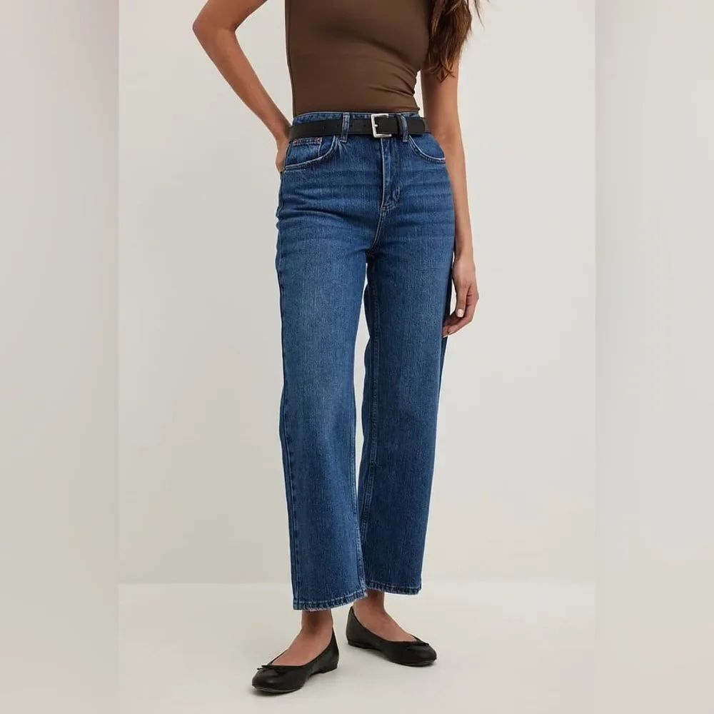 NA-KD Straight High Waist Cropped Jeans